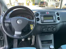 Volkswagen Golf thumbnail 8