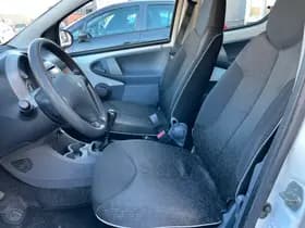 Peugeot 107 thumbnail 6