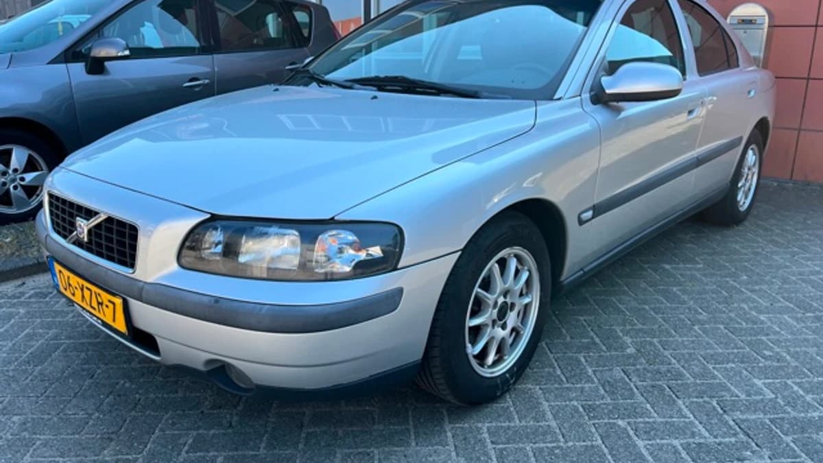 Volvo S60 — foto 1