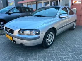 Volvo S60 thumbnail 2