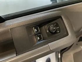 Kom Exterior Colour thumbnail 32