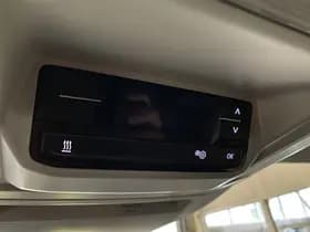 Kom Exterior Colour thumbnail 41