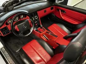 Mercedes-Benz Exterior Colour thumbnail 2