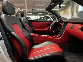 Mercedes-Benz Exterior Colour thumbnail 23