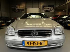 Mercedes-Benz Exterior Colour thumbnail 4