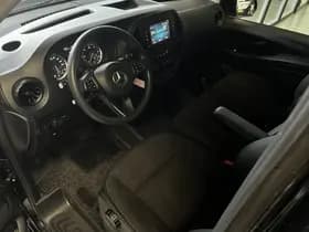 Mercedes-Benz Exterior Colour thumbnail 2