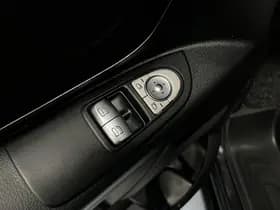 Mercedes-Benz Exterior Colour thumbnail 13