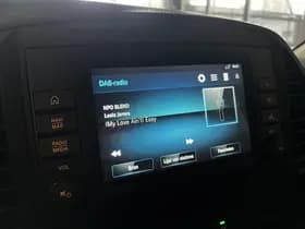 Mercedes-Benz Exterior Colour thumbnail 21