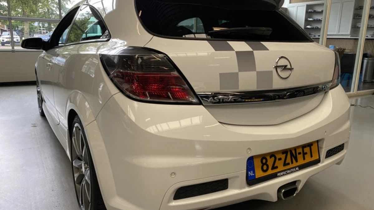 Opel Exterior Colour — foto 1