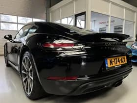 Porsche Exterior Colour thumbnail 6