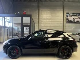 Porsche Exterior Colour thumbnail 9