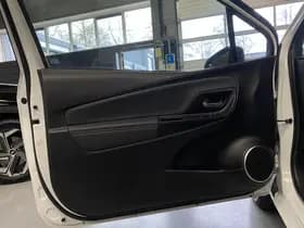 Toyota Exterior Colour thumbnail 31