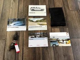 Volvo Exterior Colour thumbnail 9