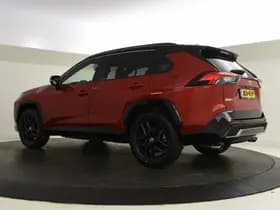 Toyota RAV4 thumbnail 2