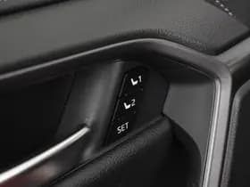 Toyota RAV4 thumbnail 19