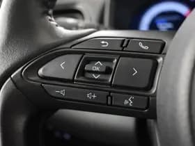 Toyota Yaris thumbnail 12