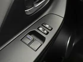 Toyota Yaris thumbnail 22