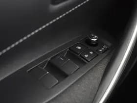 Toyota Corolla thumbnail 13