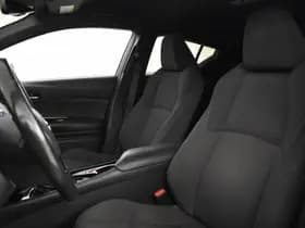 Toyota C-HR thumbnail 11