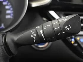 Toyota C-HR thumbnail 18