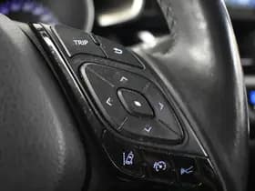 Toyota C-HR thumbnail 19