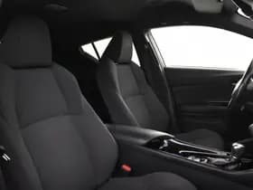 Toyota C-HR thumbnail 3