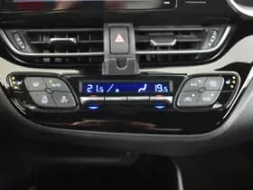 Toyota C-HR thumbnail 23