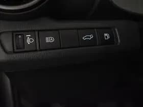 Toyota C-HR thumbnail 30