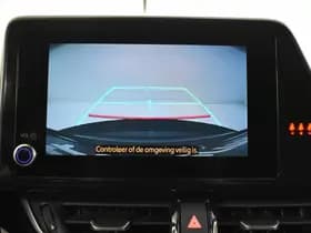 Toyota C-HR thumbnail 12