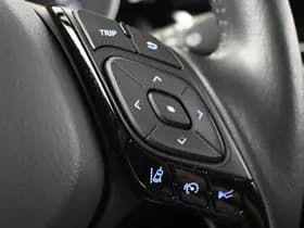 Toyota C-HR thumbnail 25