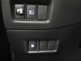 Toyota C-HR thumbnail 30