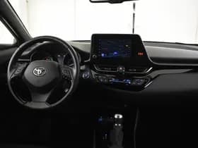 Toyota C-HR thumbnail 4