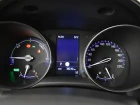Toyota C-HR thumbnail 10