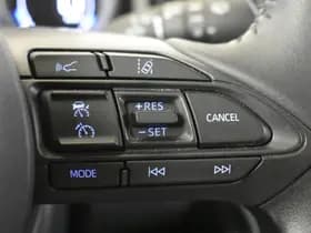 Toyota Yaris thumbnail 24