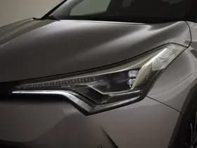 Toyota C-HR thumbnail 12