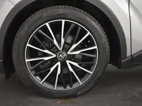 Toyota C-HR thumbnail 18