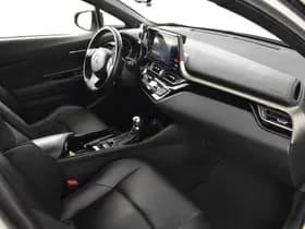 Toyota C-HR thumbnail 3