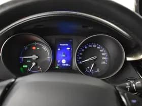 Toyota C-HR thumbnail 4