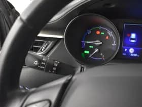 Toyota C-HR thumbnail 10