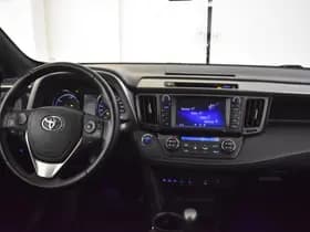 Toyota RAV4 thumbnail 3