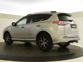 Toyota RAV4 thumbnail 6