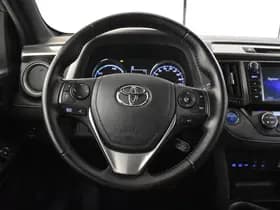 Toyota RAV4 thumbnail 9