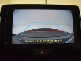 Toyota Yaris thumbnail 18