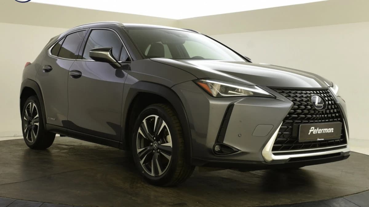Lexus UX — foto 1