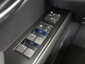 Lexus UX thumbnail 22