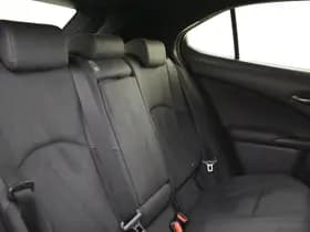 Lexus UX thumbnail 24