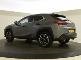 Lexus UX thumbnail 6