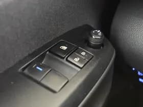 Toyota Yaris thumbnail 25