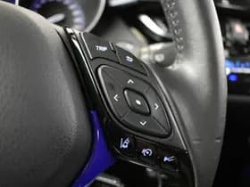 Toyota C-HR thumbnail 18