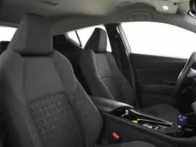 Toyota C-HR thumbnail 3